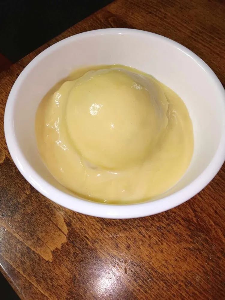 Whipped Mashed Potatoes w Chicken Gravy